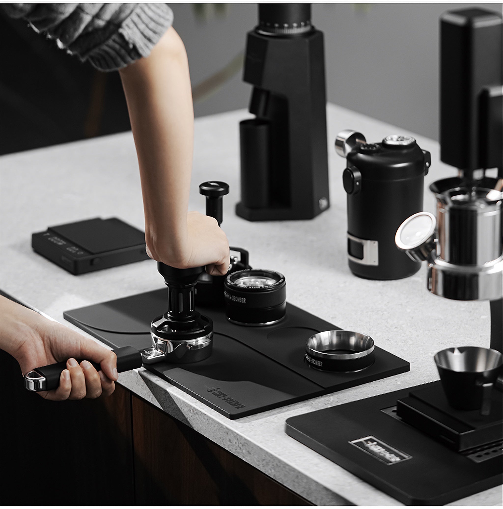 YU Series Tamping Base Black