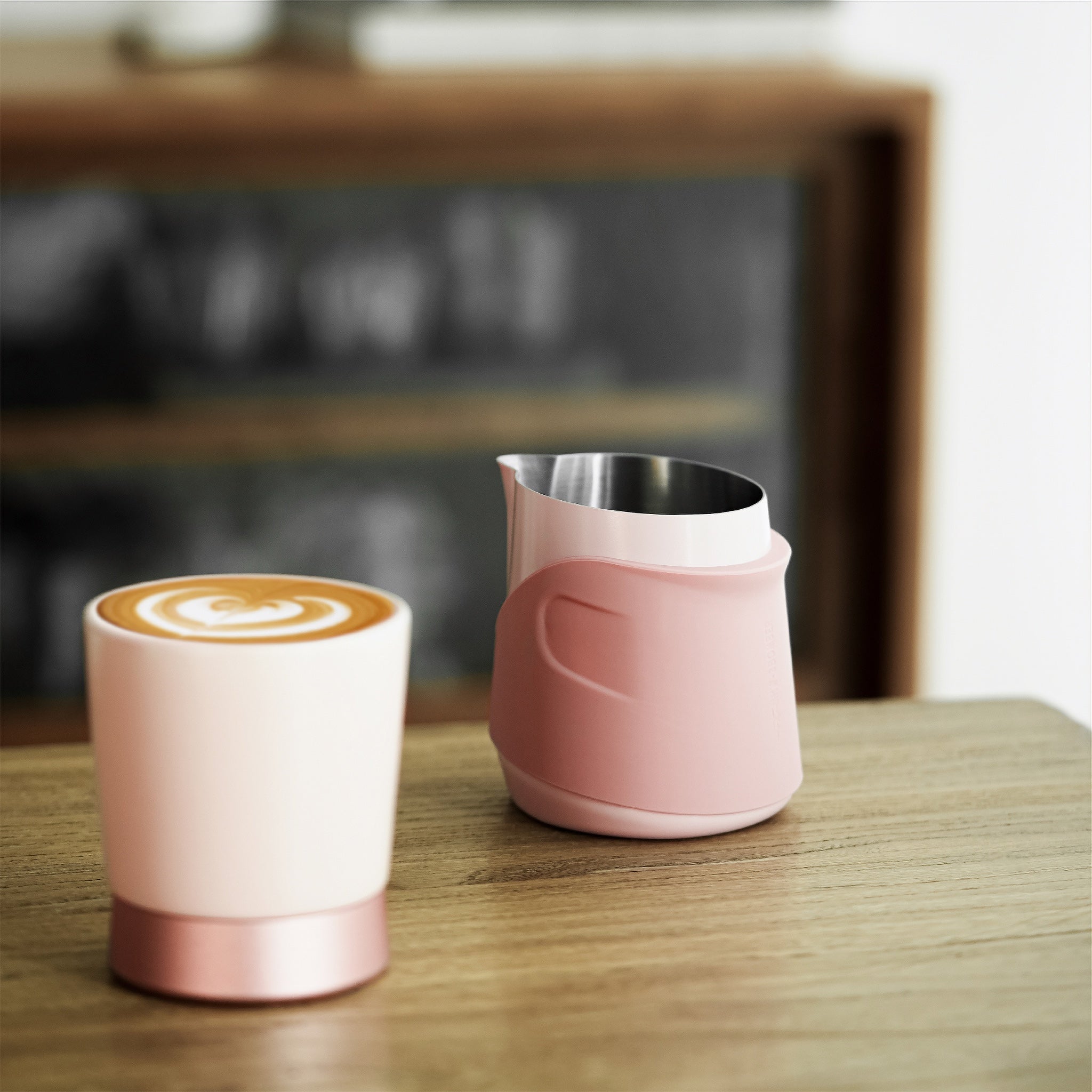 GT Milk Pitcher 400ml Pink - Handleless